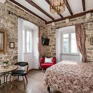 https://apartments-kaleta.splithotels.org