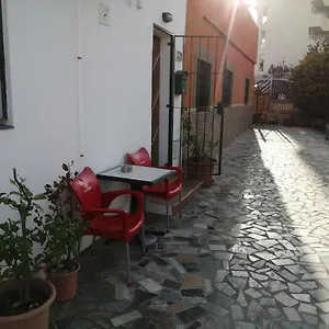 https://apartamento-carihuela-puerto-marina.es-andalucia.com